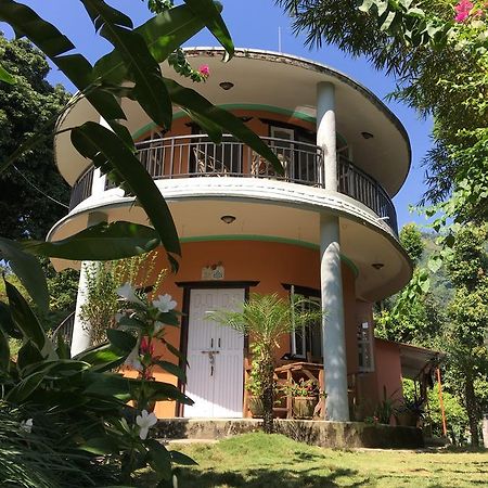 Hidden Paradise Guest House โพคารา ภายนอก รูปภาพ